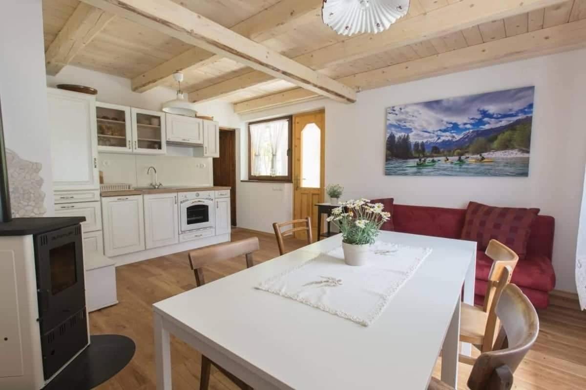 Apartma Mlekuz 보베츠 외부 사진